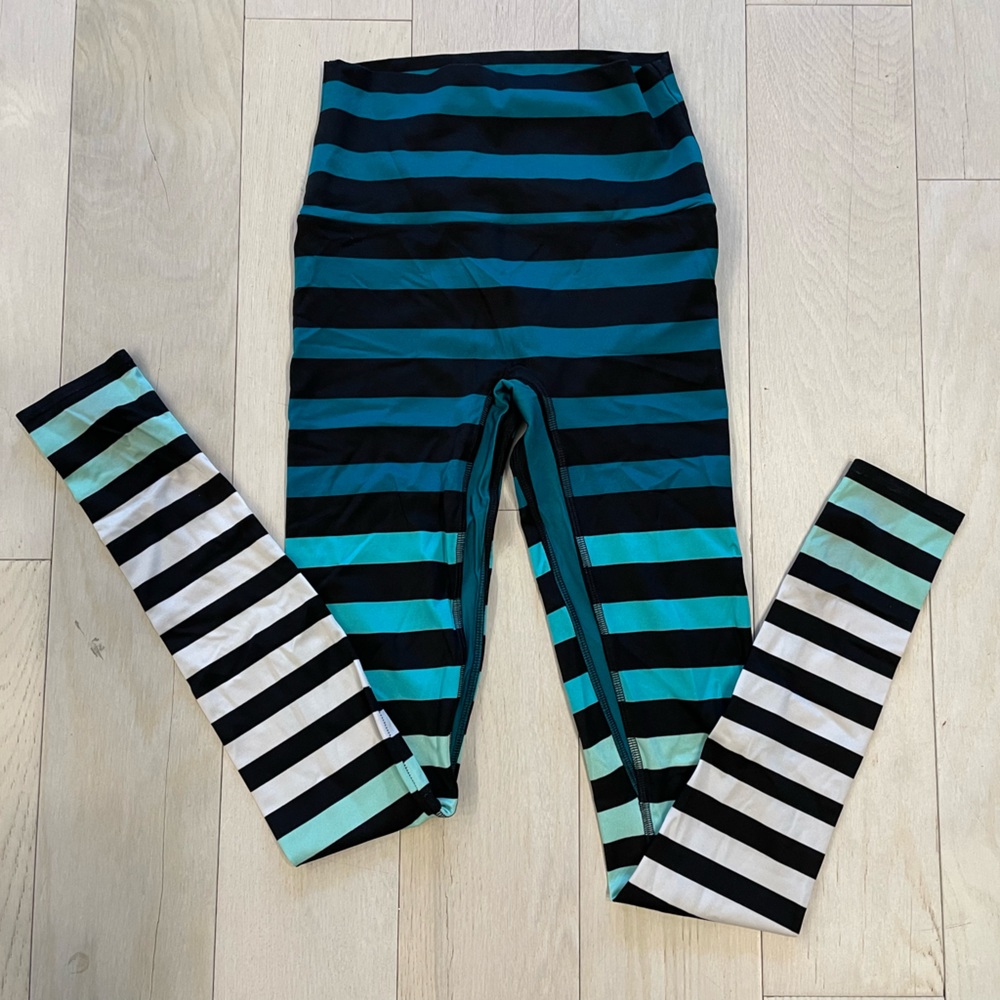 K-Deer Iconic Yoga Pants (discontinued) Size S